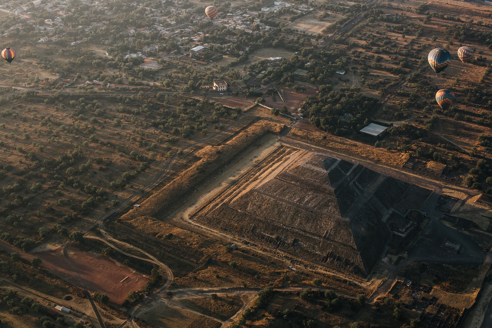 Vista aérea de la ciudad de Teotihuacan y sus alrededores. Shutterstock