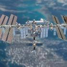 La Estación Espacial Internacional sobrevolando la Tierra